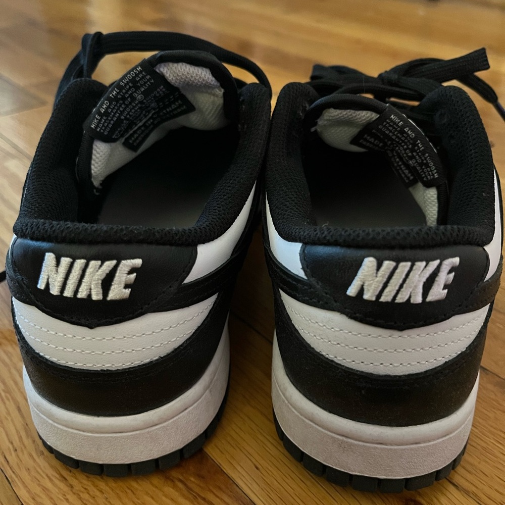 Nike Panda Dunks Low - Picture 4 of 10